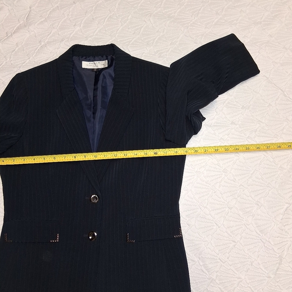 TAHARI elegant Classic Navy Pinstripe Women's Blazer Size 10p - Picture 6 of 16